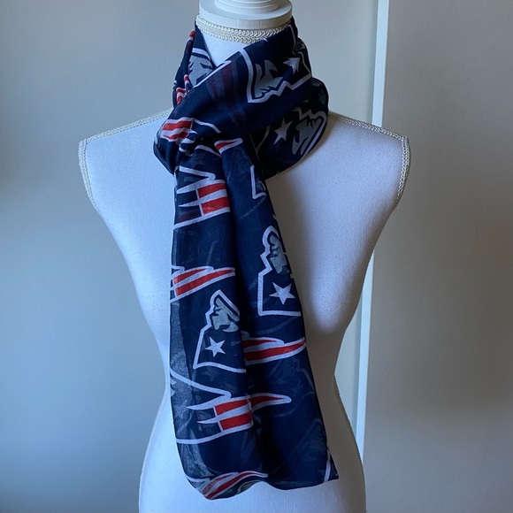 New England Patriots Infinity Scarf Football  Sheer Red Blue Pats Logo EUC NFL - Picture 2 of 14